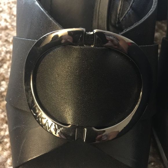 DKNY Block Heel Sandals, Size 7.5, Black - Picture 7 of 11